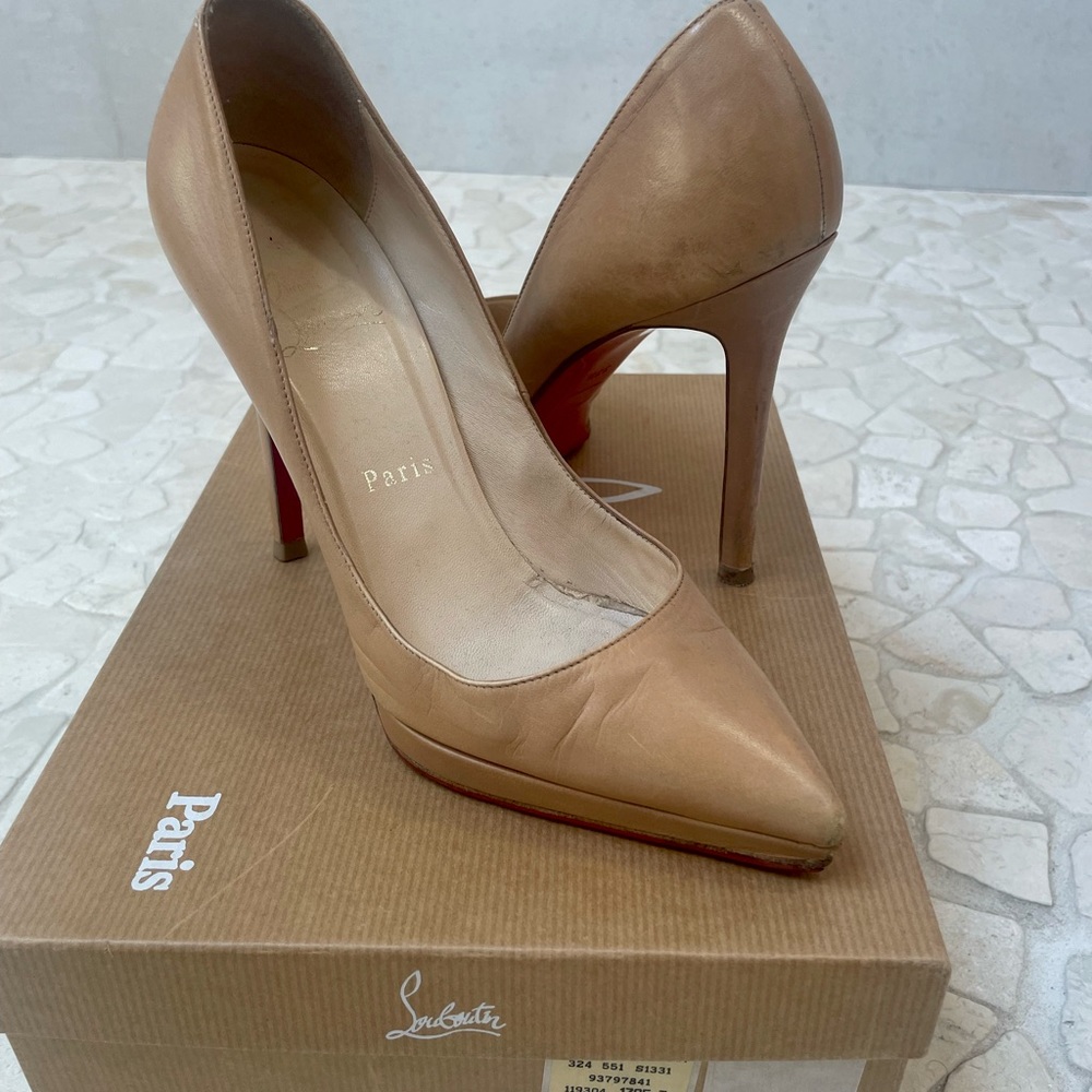 Christian Louboutin pumps Beige size 37,5